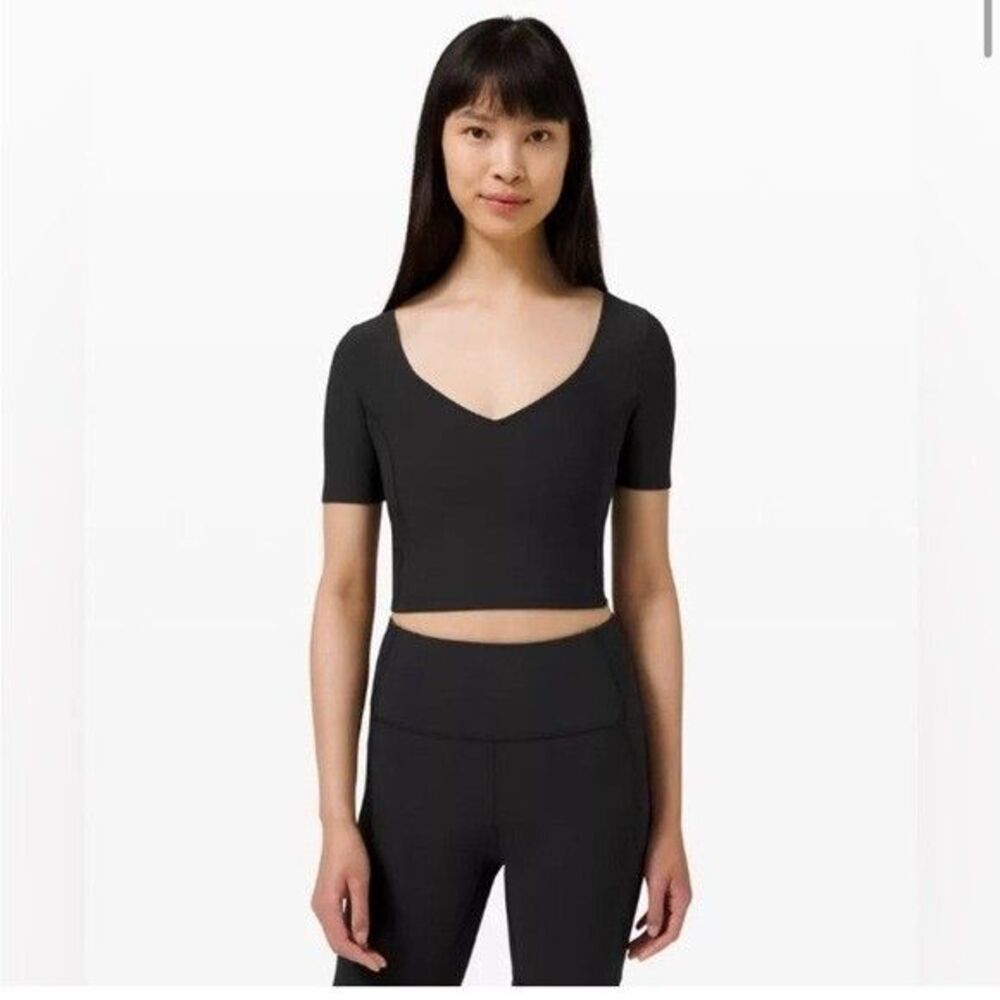 Lululemon Ribbed V Neck Yoga Top Black Short Sleeve Size 8
